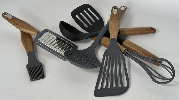 Кухонне приладдя для грамотної організації простору