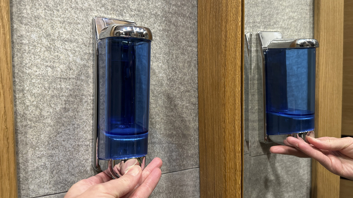 Компактный и стильный дозатор для жидкого мыла