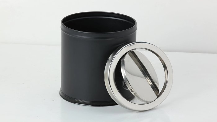 Ведро с поворотной крышкой объемом 32 литра 