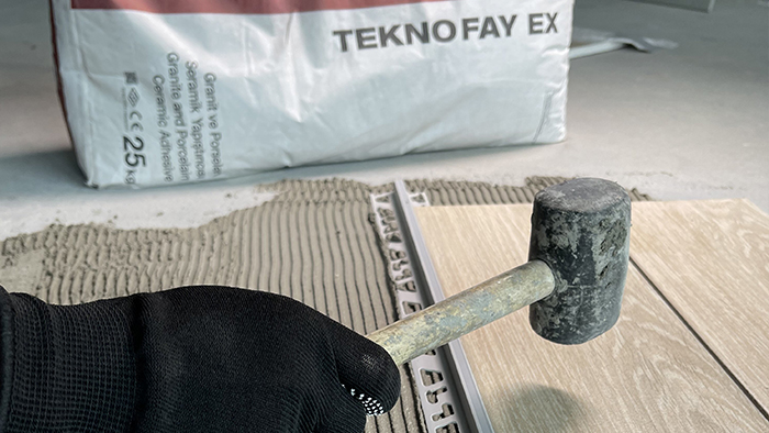 Плиточный клей для стен