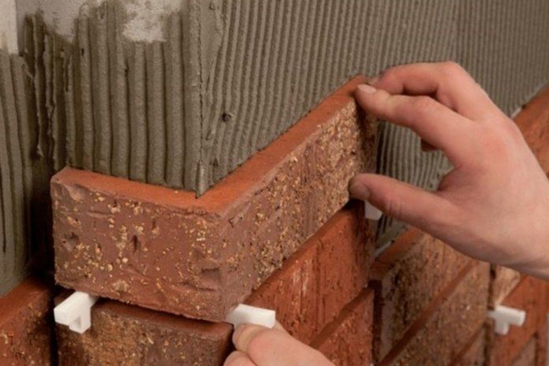 Клей для облицовки печи и камина