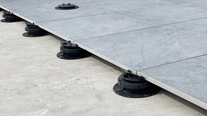 Эксплуатируемая кровля на регулируемых опорах