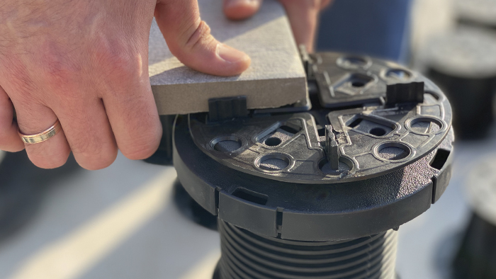 Регулируемые опоры для террас из керамогранита