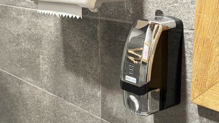 Image 31 Як вішати дозатор для рідкого мила