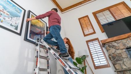 Image 13 Як правильно вибрати драбину для підвішування картин