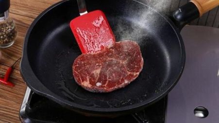 Image 10 Silicone spatula: a reliable assistant in hot matters