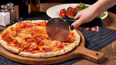 Image 2 Pizza cutter with metal blade