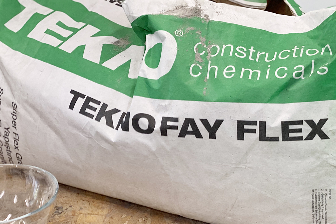 Какой клей подходит для керамогранита на теплый пол