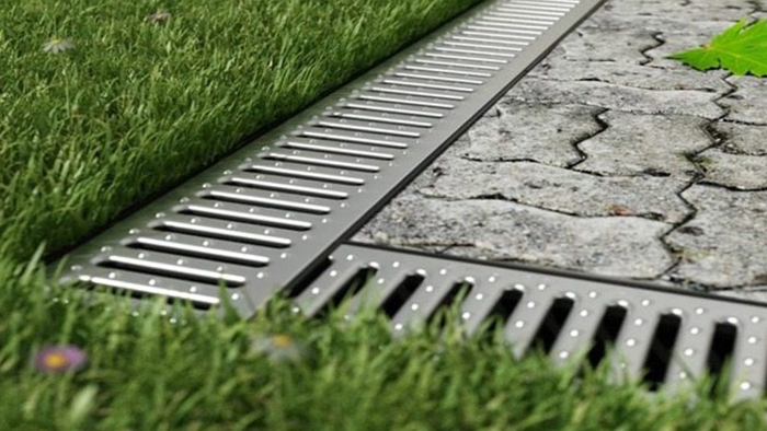 Навіщо потрібні водовідвідні лотки