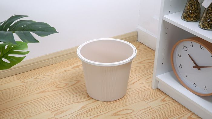 Выбор мусорного ведра без крышки объемом 12