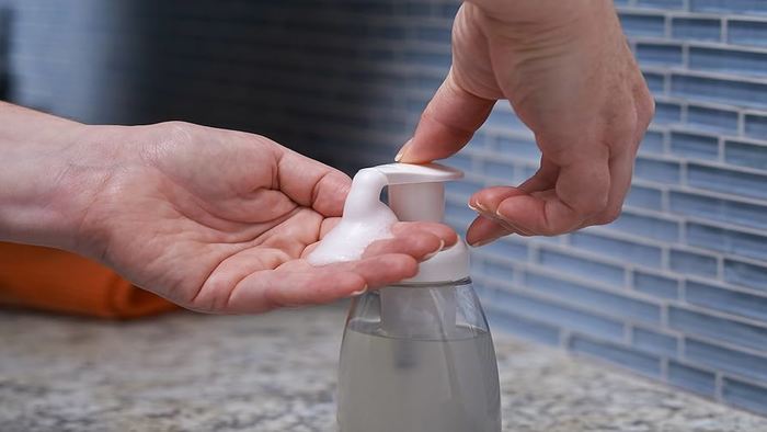 Как выбрать дозатор для жидкого мыла